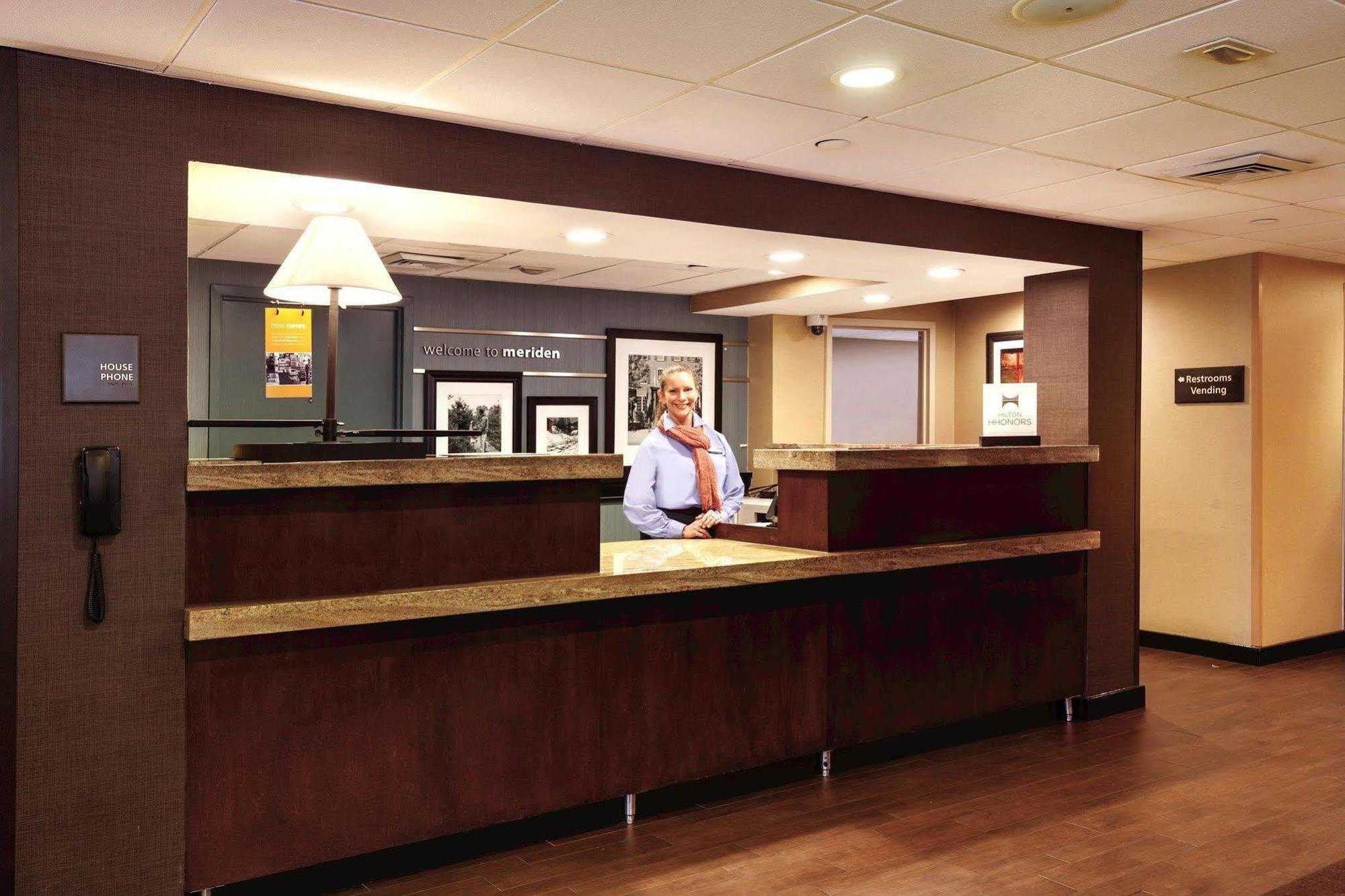 Red Roof Inn Meriden Ct מראה חיצוני תמונה